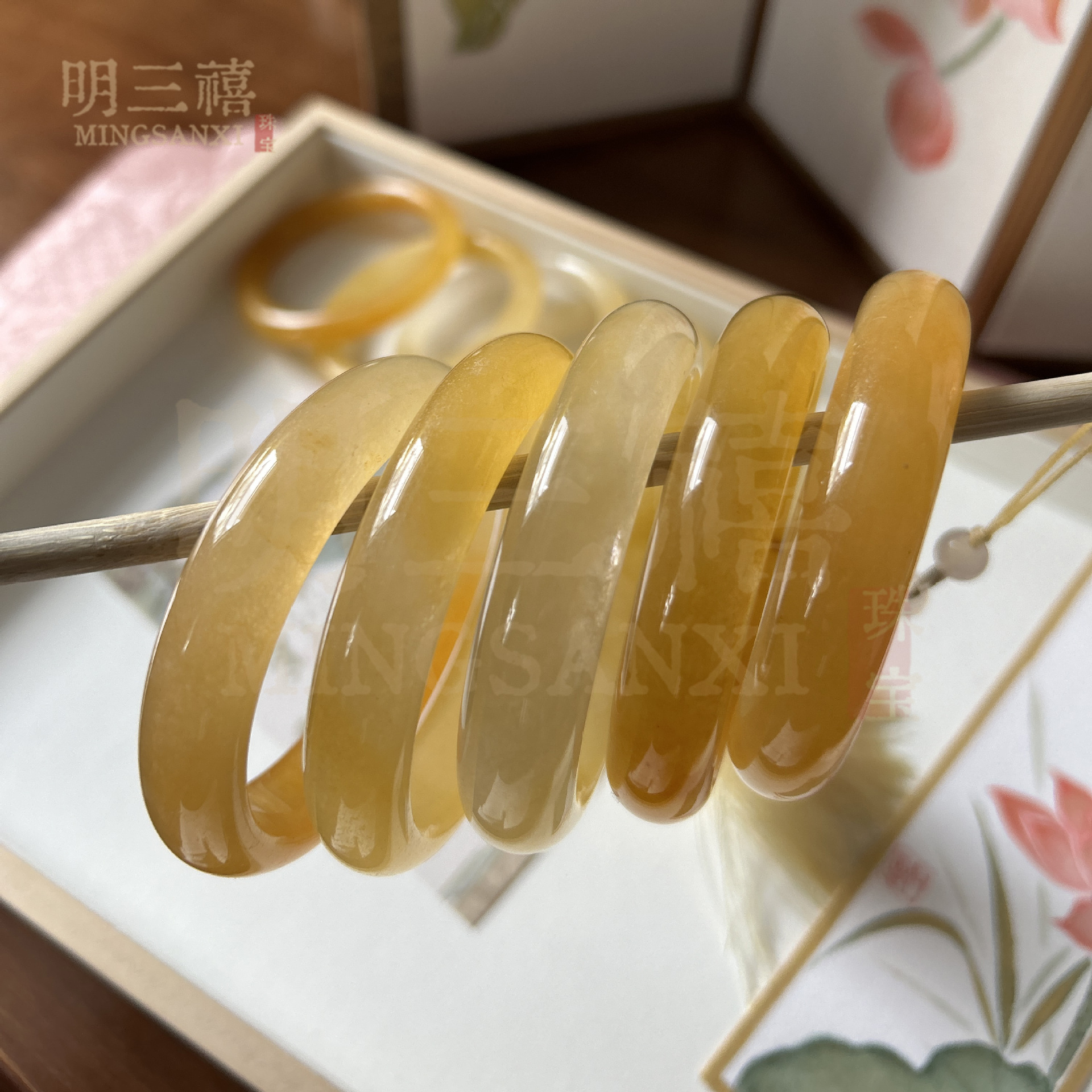 冰种玉镯天然玉石手镯黄玉翡翠