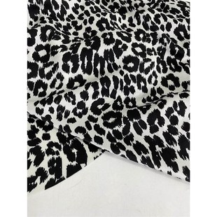 D544夏季 柔软透气垂坠旗袍上衣diy面料 白底黑色印花缎面雪纺布头