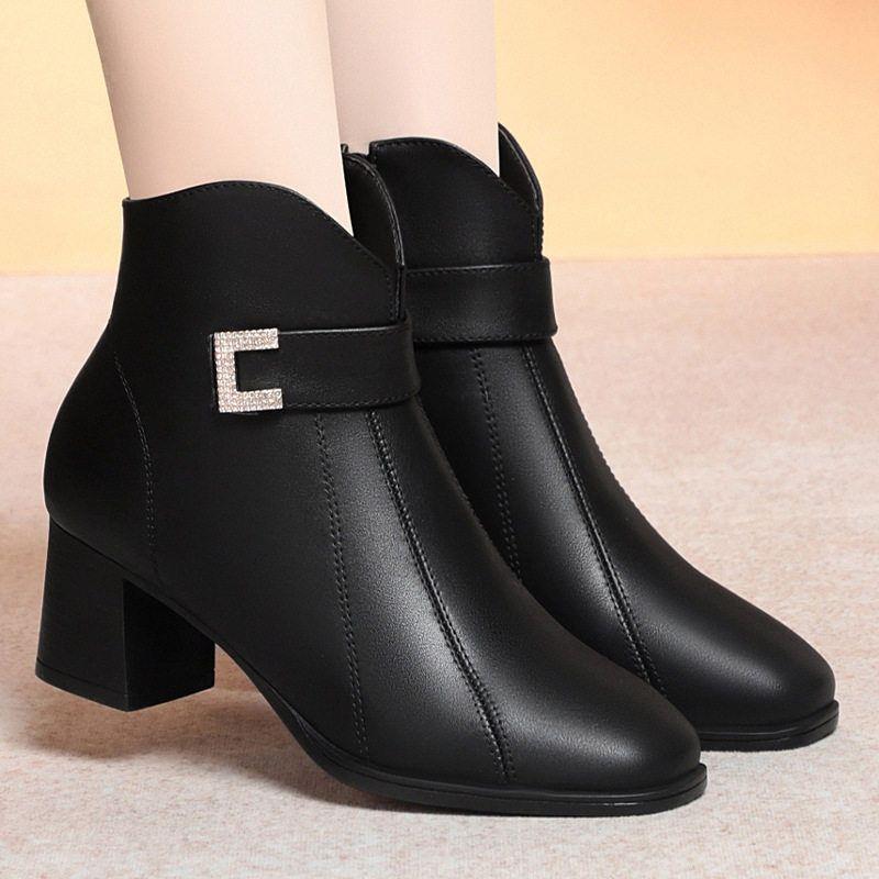 秋冬女士气质棉鞋k加绒保暖防滑舒适轻便短靴中老年靴软底妈1210w