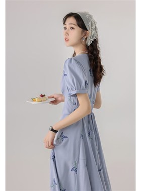 高货张汽水202夏季新款法式黑色V领收J腰a字裙子花朵刺绣连衣裙