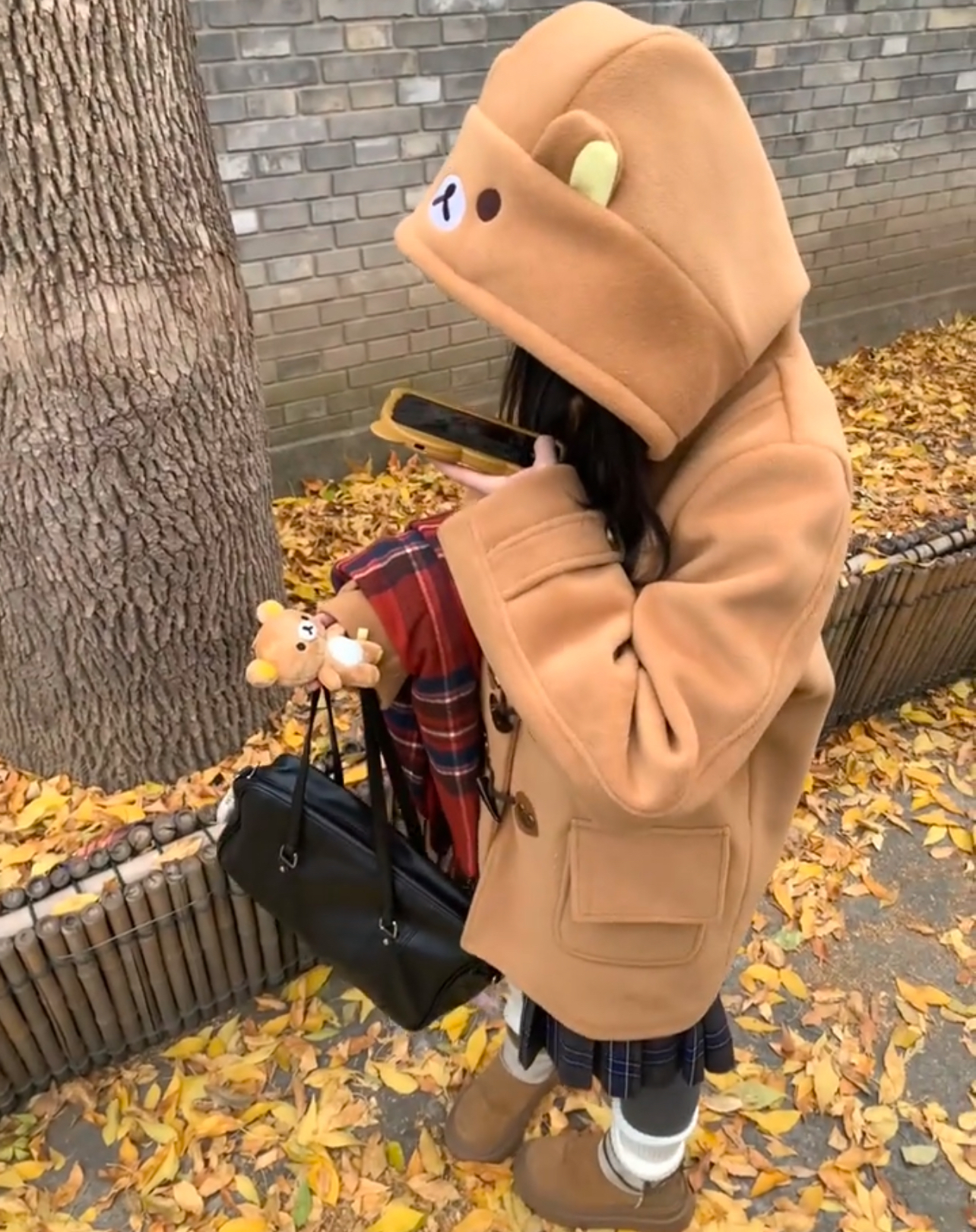 棕色小熊可爱上衣新款含棉秋冬保暖加厚中长毛呢正肩连帽大衣外套