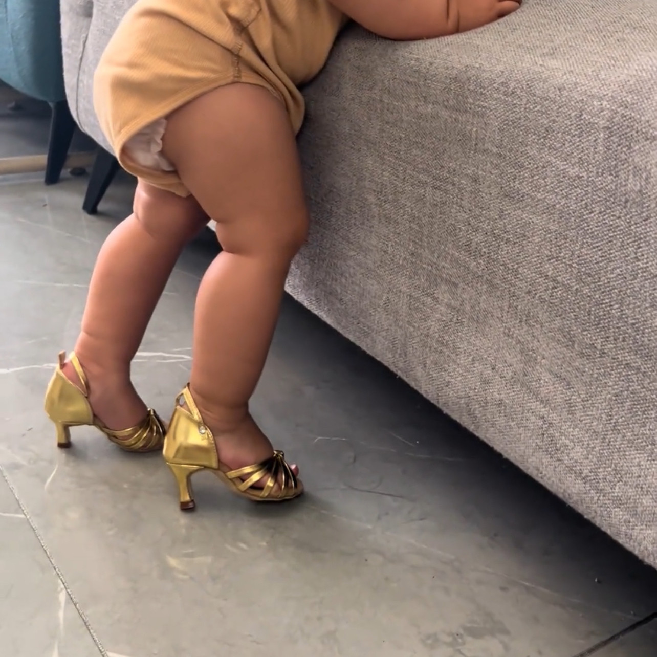 迷你版拉丁舞鞋金色可爱儿童婴幼儿舞蹈鞋挂件可爱版舞蹈鞋挂件