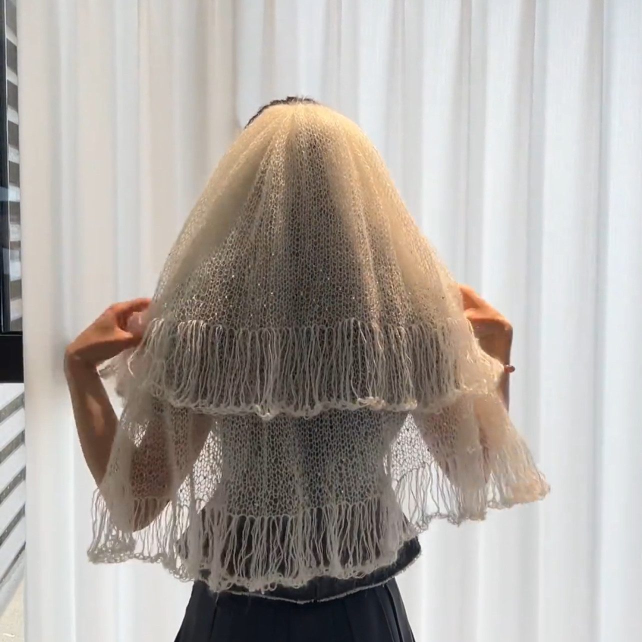 新款可爱双层氛围配饰少女新娘手工针织头纱拍照领证头饰精美