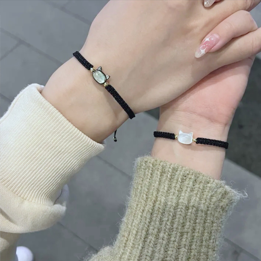 小众设计女贝壳黑色猫咪手链女手工编织手绳轻奢感手链闺蜜手串
