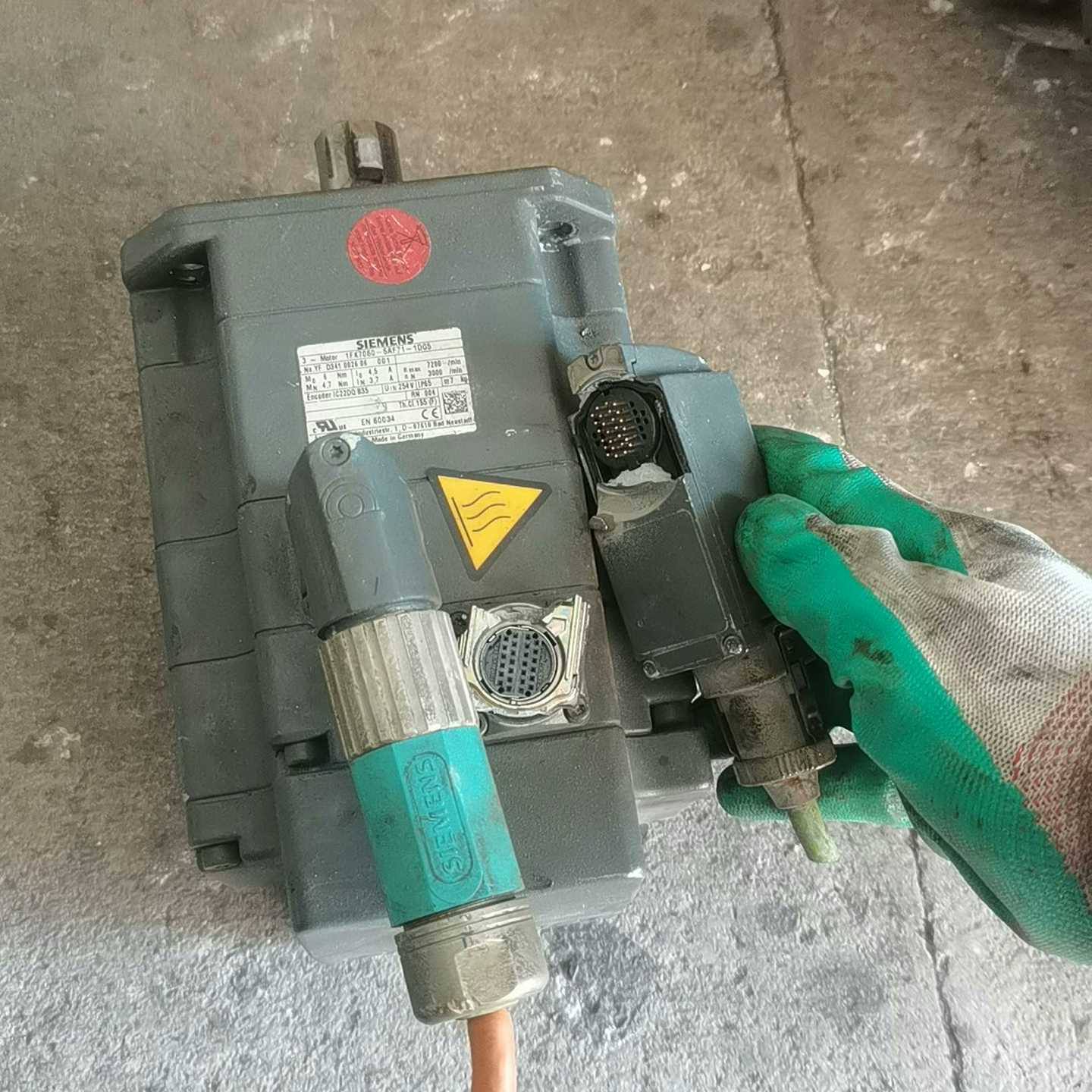 询价1fk7060-5af71-1dg5s120电机