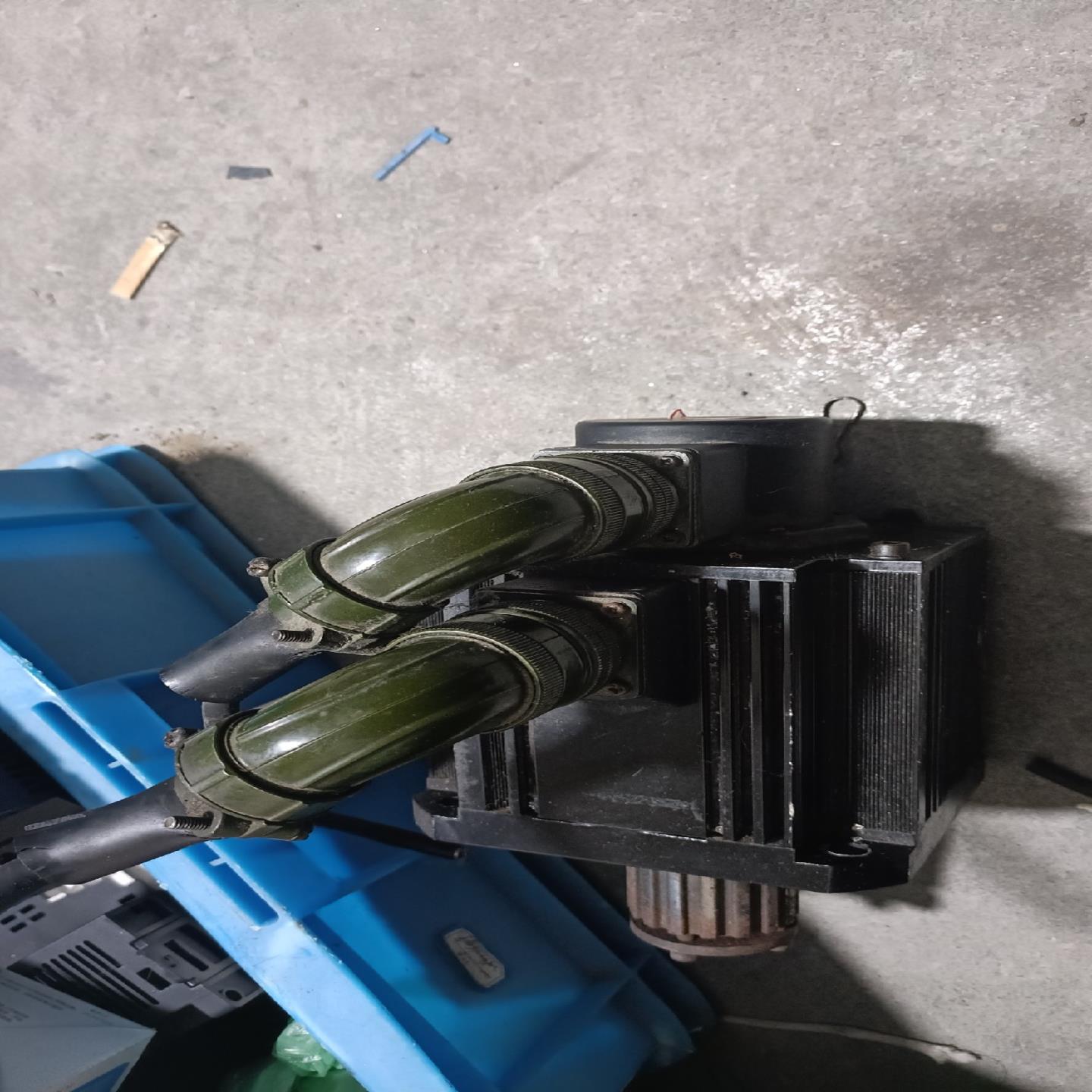 询价拍~SEC伺服电机SEC AC130CM-10M10020-FE