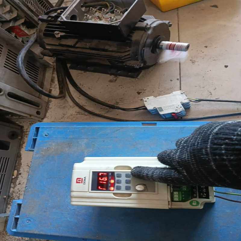 (询价)德玛变频器D5M-1.5T4-1B，功率1.5KW，电压38