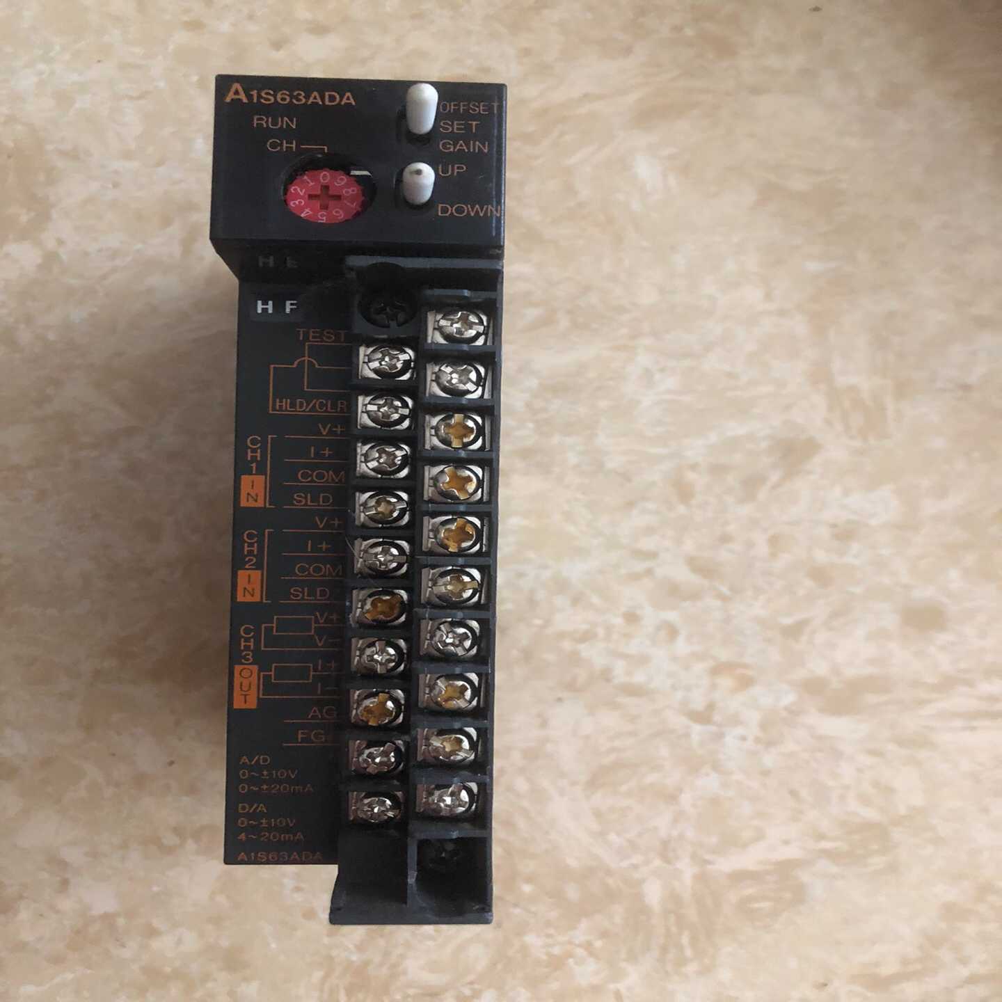 询价MITSUBISHI三菱模块A1S63ADA，实物图片，