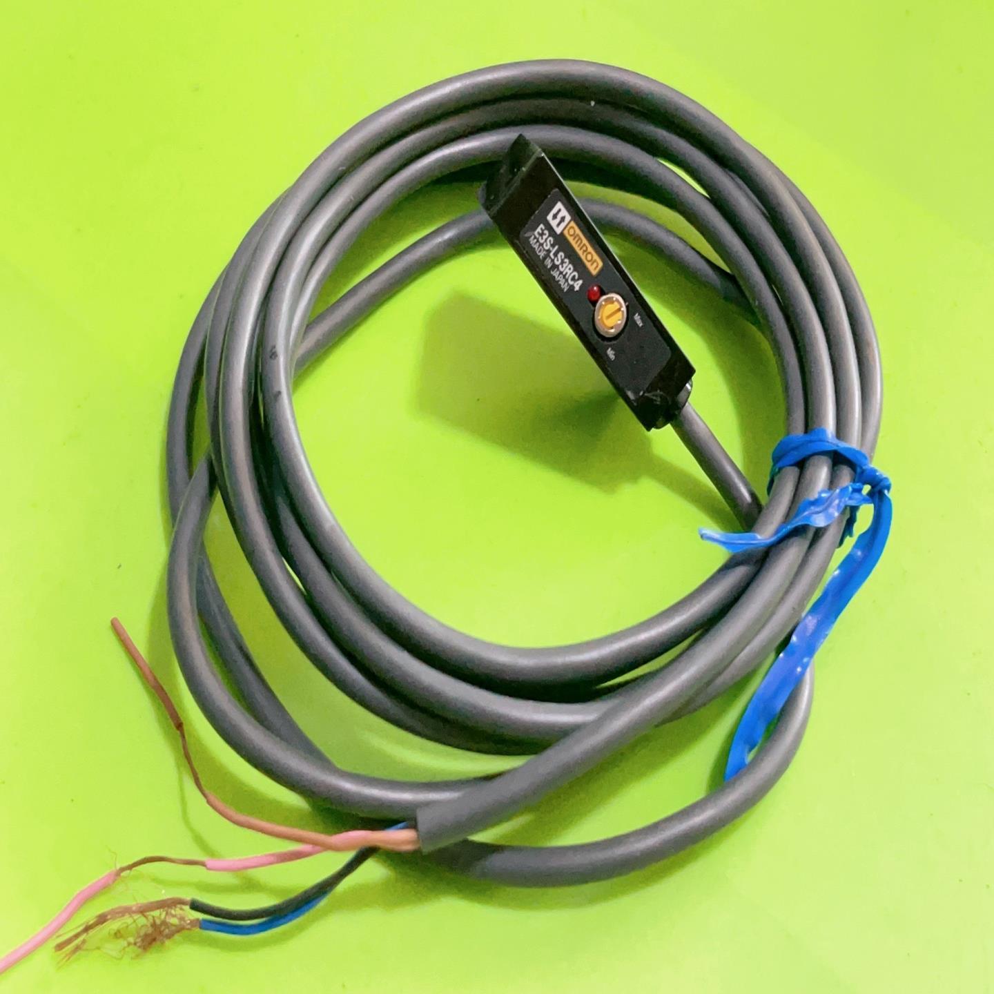 光电开关E3S-LS3RC4E3S-R61询价