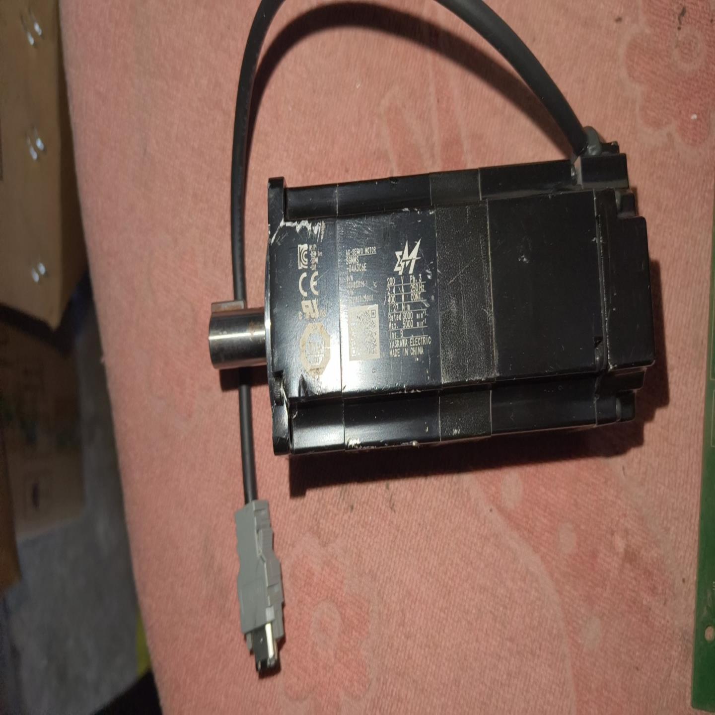 询价拍~SGMMS-04A3C6E安川M系400瓦