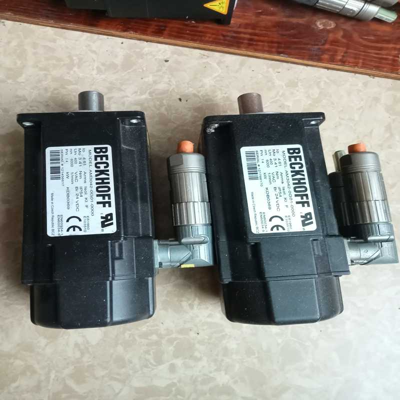 议价AM3042-OGO1-0000倍福电机二手拆机功能正常实物