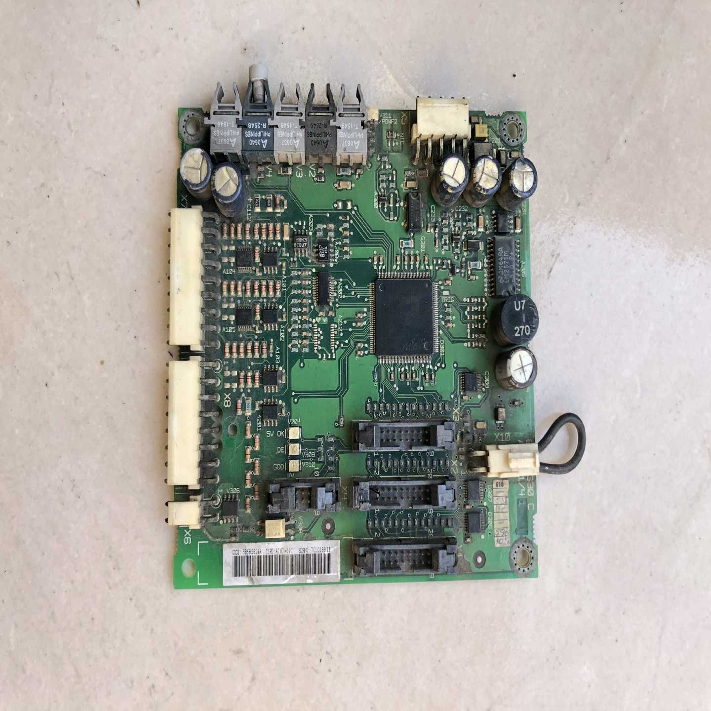 ABB有三张  64721330  C  变频器ACS800【鑫鑫商铺】