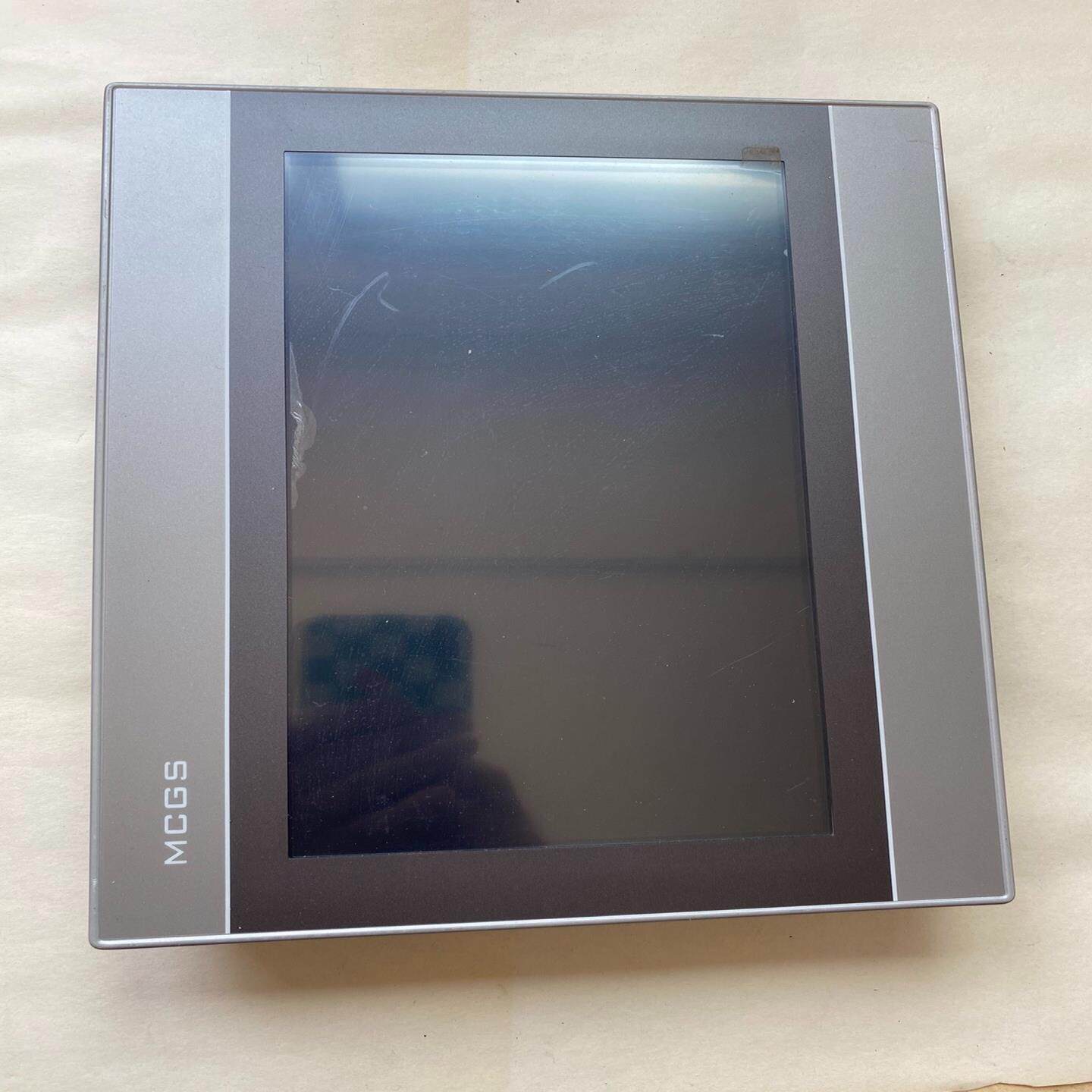 昆仑通态触摸屏，型号TPC1071Gi，包原装正品，实物图拍{议价}