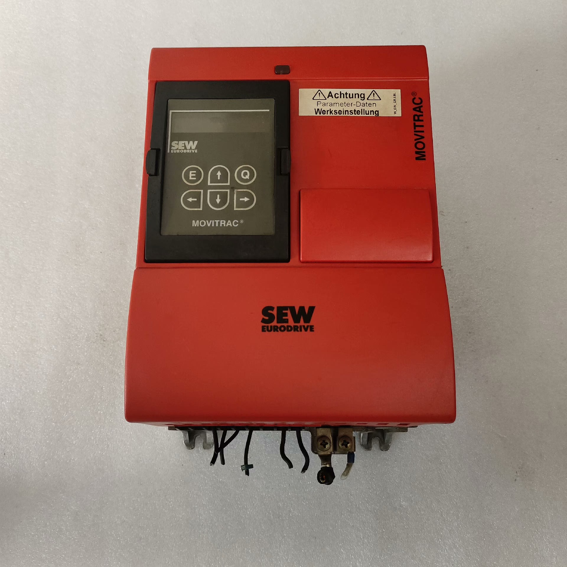 SEW变频器 MOVITRAC 31C022-503-4（砌墙设备）