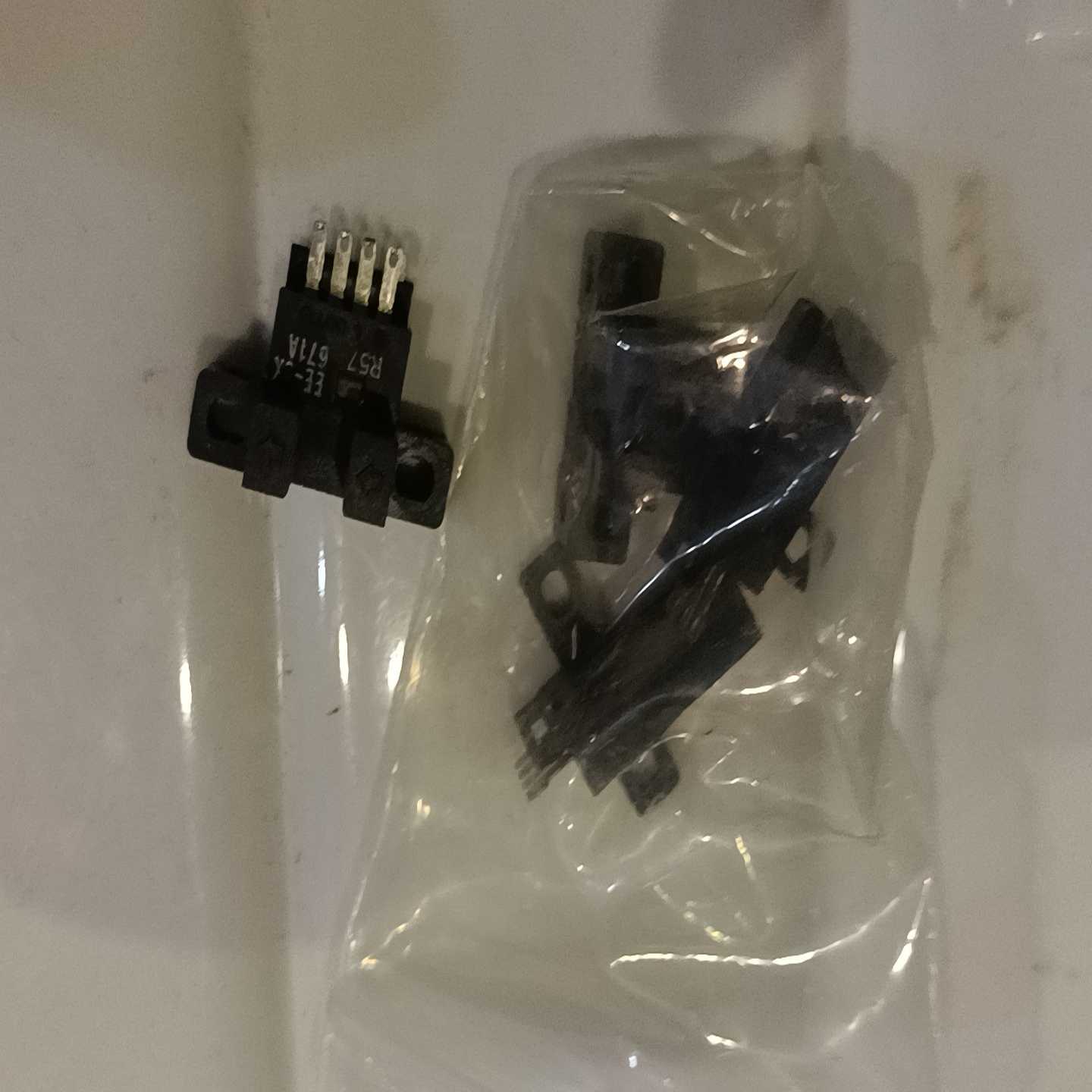 询价EE-SX671A光电开关传感器，，4个起包
