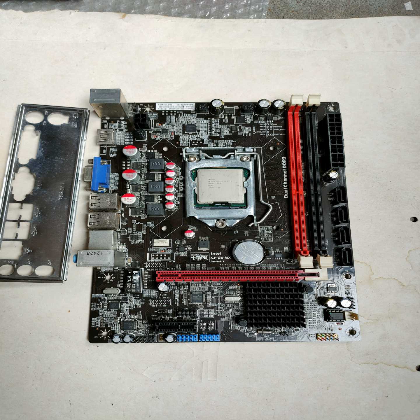 议价拆机七彩虹H61+G1630Cpu套装，品像如图，测试功能完