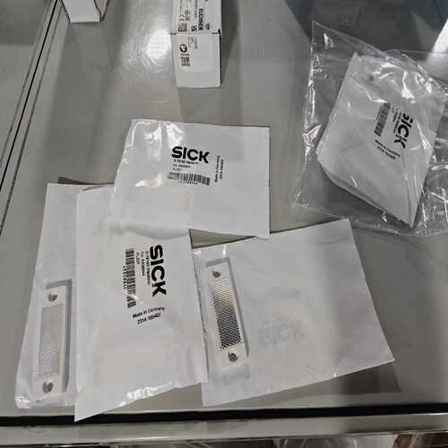 PL20F实价未拆封德国sick反光板反射板反光镜（电子设备）