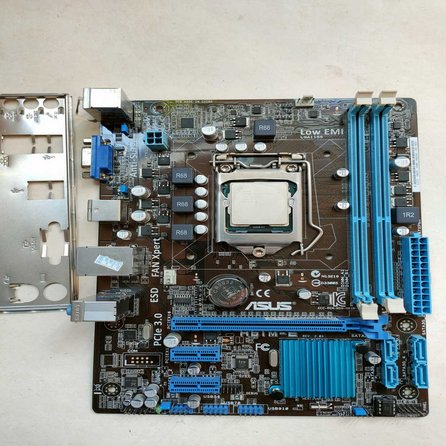 议价拆机华硕H61M主板+ⅰ3-2100Cpu套装！品像不错(如