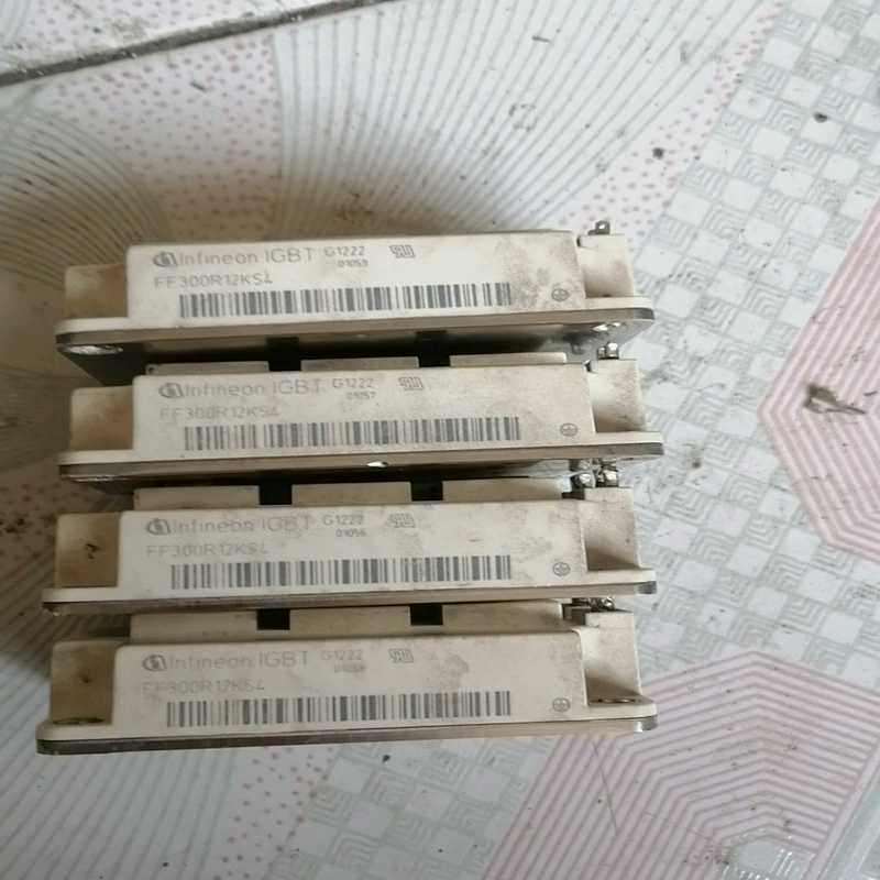 英飞凌模块FF300R12KS4,原标原字,成色如图实拍,直{议价}