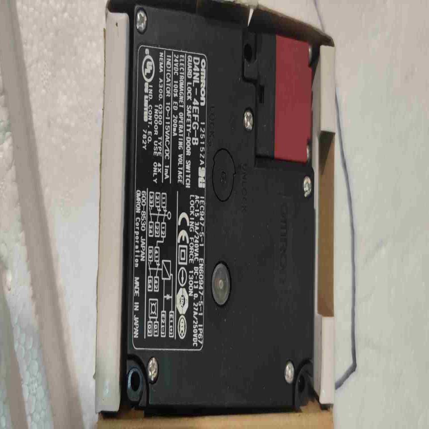 D4NL-4EFG-B  OMRON 议价