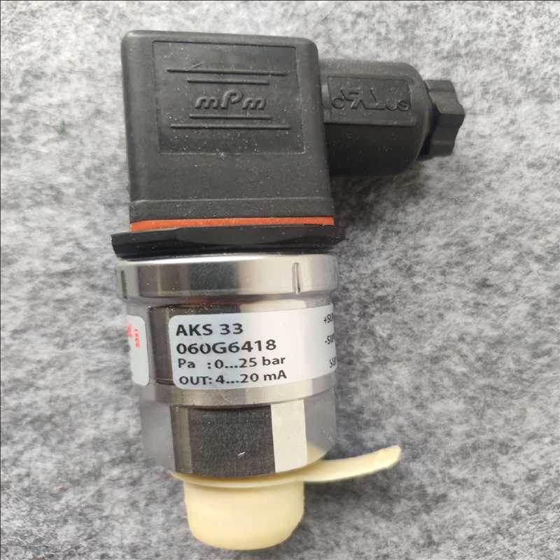 议~丹佛斯压力传感器AKS33 060G6418 0~25bar