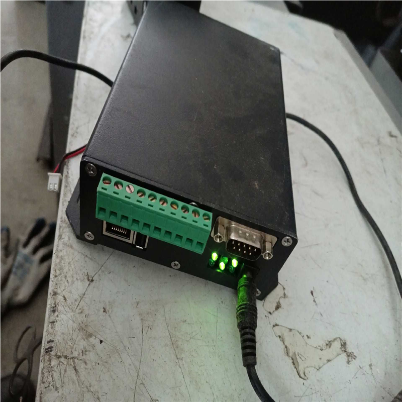 议~设备5台，外观如图，通电如图，功能正常，看上来聊！