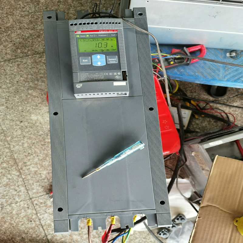 ABB软启动器，PSE210-600-70，安装脚裂了，都有（夫美商行）