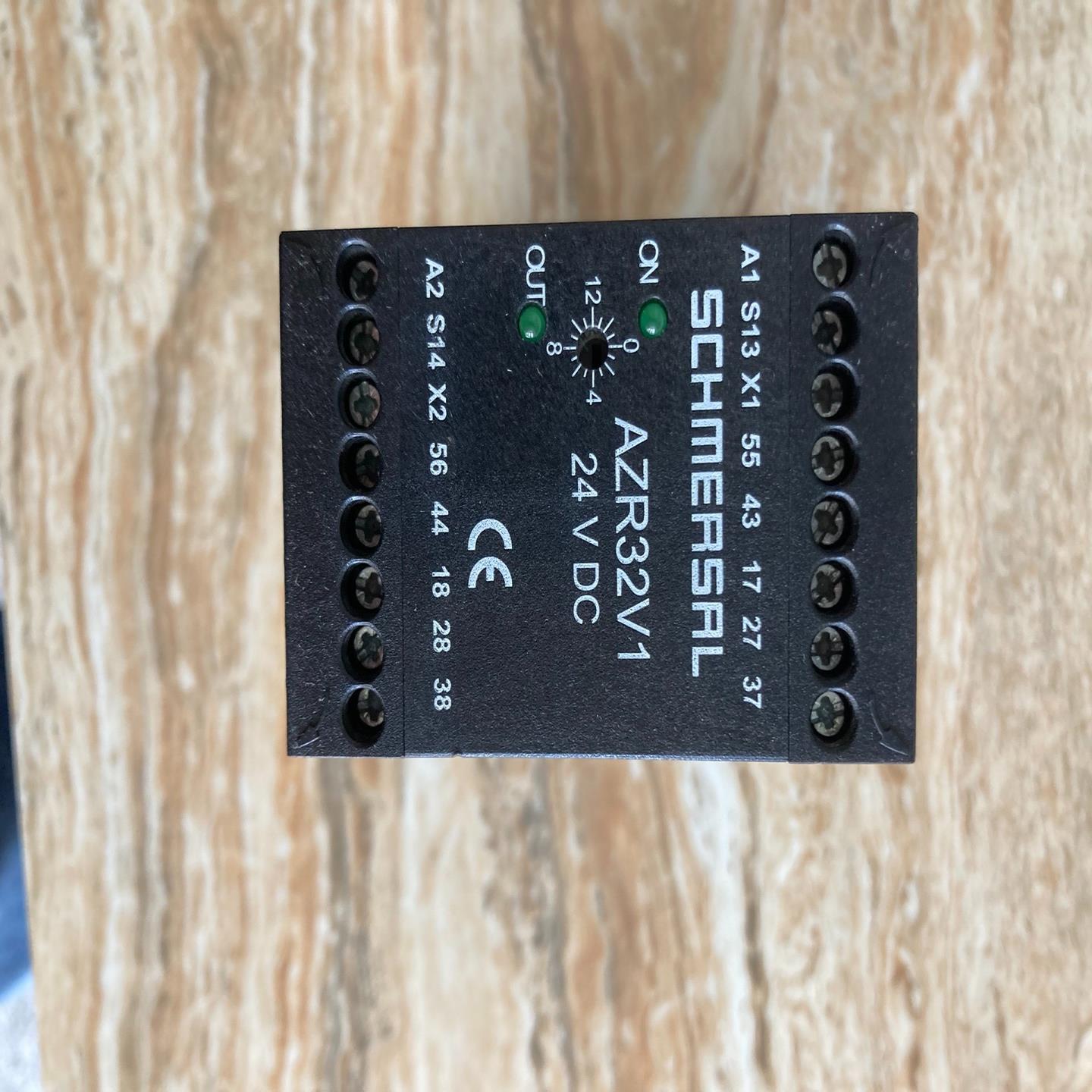 SCHMERSAL施迈赛继电器 AZR32V1  24VDC（佳毅工控）