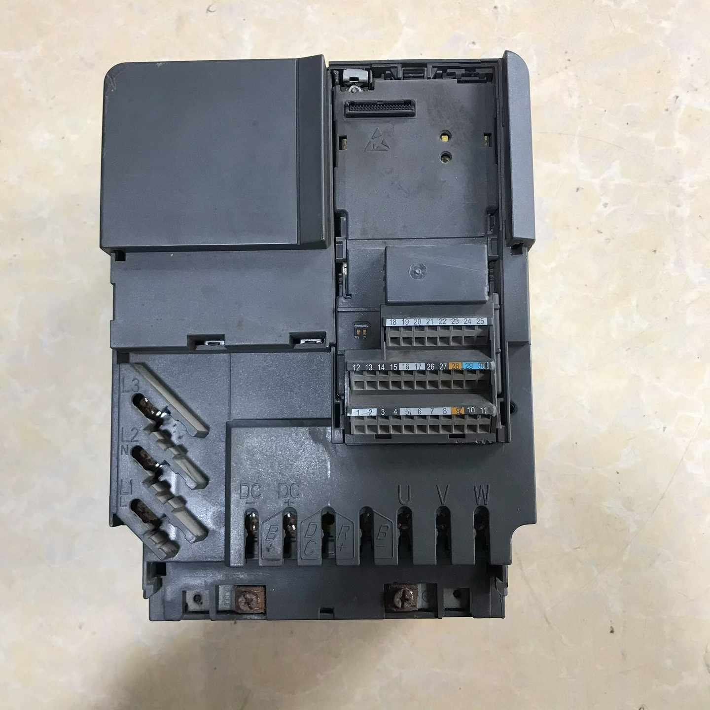 (询价)6SE6440-2UD27-5CA1变频器440变