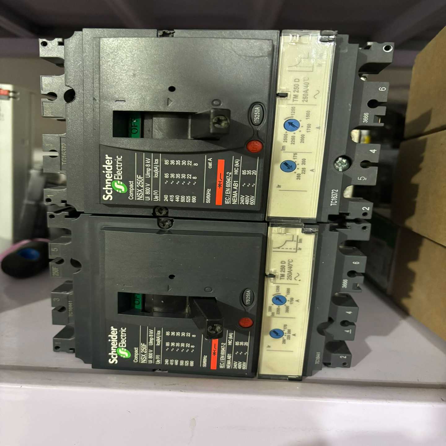 (询价)NSX250F塑壳断路器，3P250A，实物图片，成色
