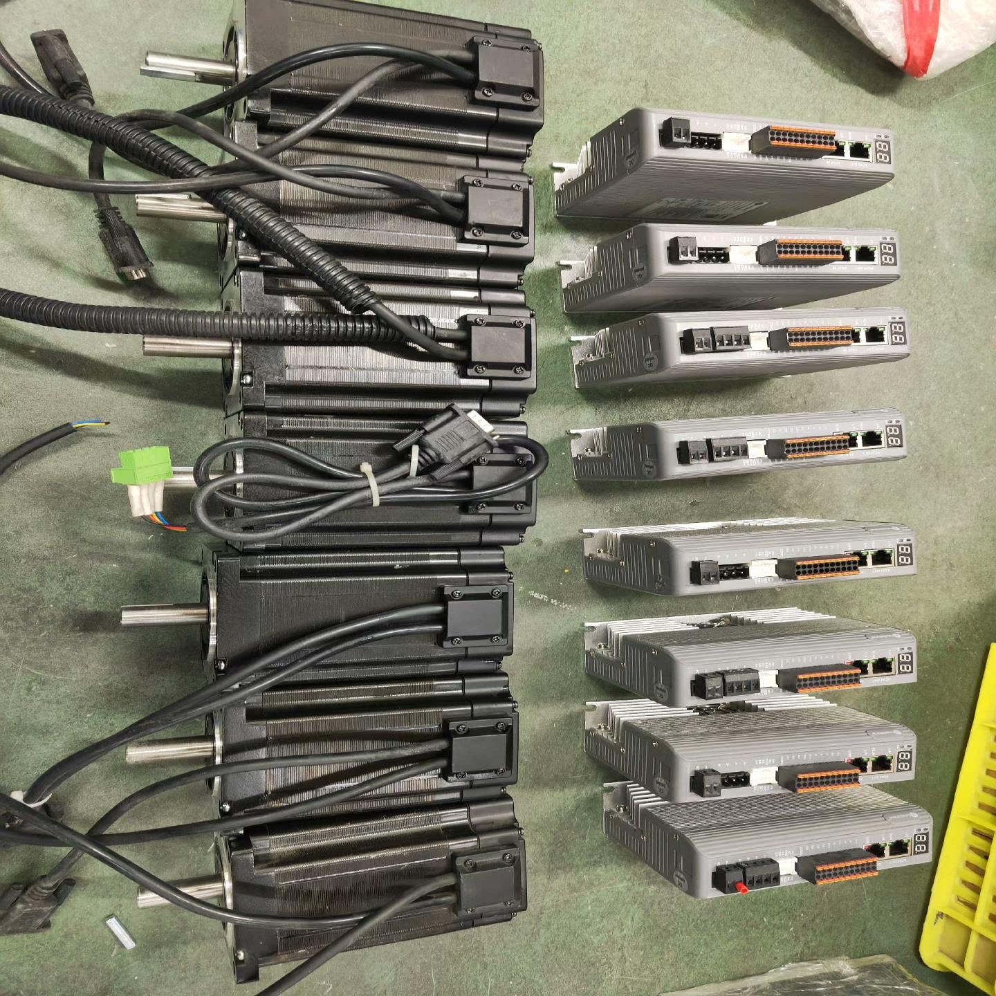 议价雷塞总线闭环电机，驱动：CL3-EC808AC ，电机：86