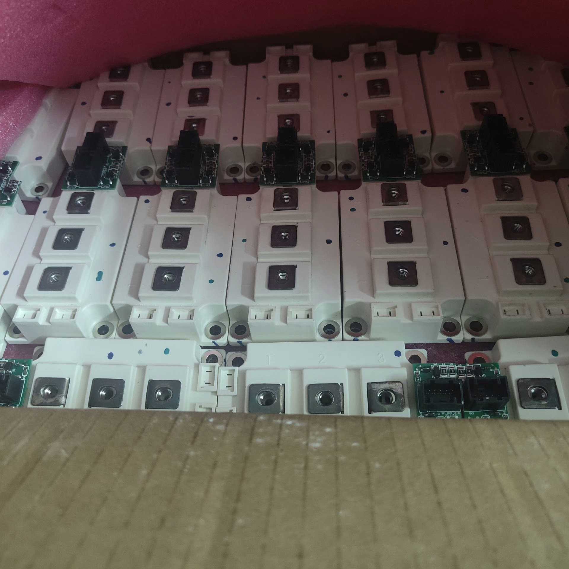 议~#变频器md680hfn100b3s斯达模块98新