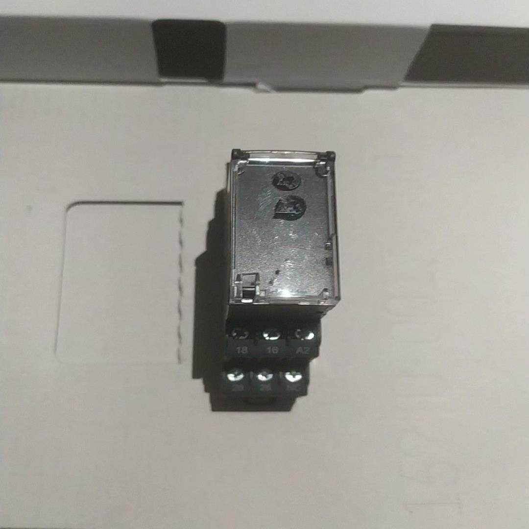 (询价)延时继电器，RE22R2KMR。新的未上机，没