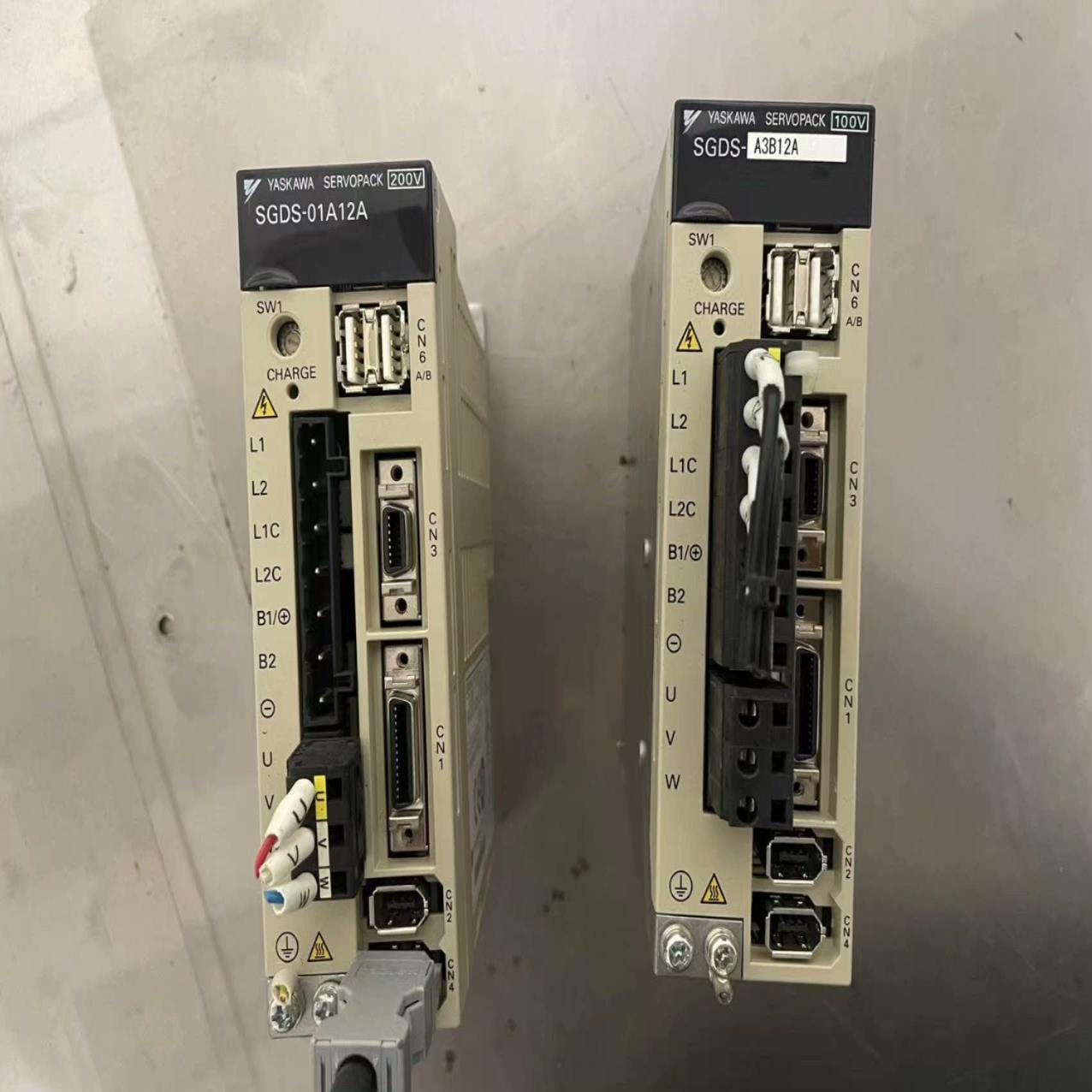 安川伺服驱动器SGDS-01A12A  100w（佳毅工控）