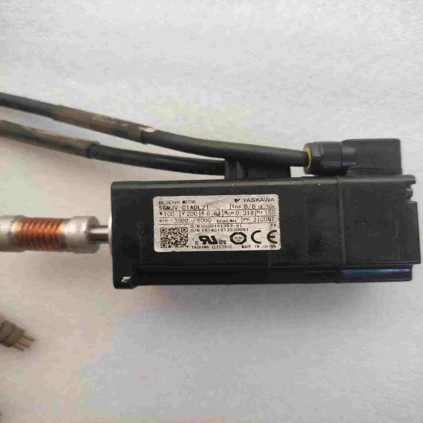 SGMJV-01ADL21安川伺服电机100W(胖胖商铺）