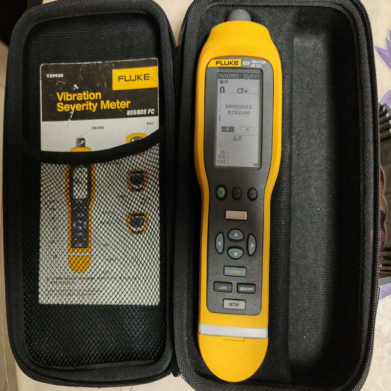 福禄克FLUKE805震动测试仪成色如图，电池盖螺丝柱断，电【鑫