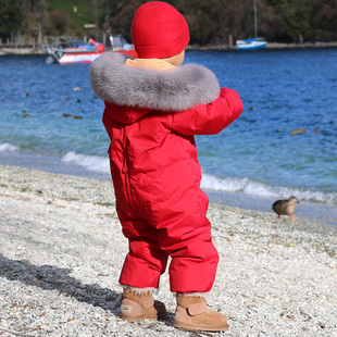 婴儿连身羽绒服男童女童宝宝抱服冬季外出婴幼儿小童爬服加厚套装