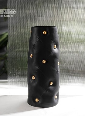 北欧轻奢陶瓷花瓶创意水晶牛摆设客厅办公室桌面金属座钟台钟摆件