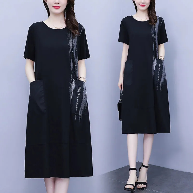 中年妈妈大码气质连衣裙2023年新款夏天宽松遮肚子设计感小黑裙子