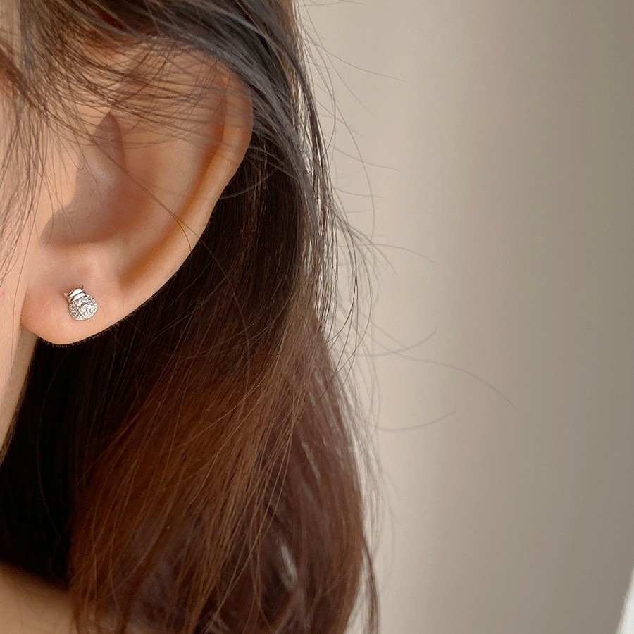 可爱荷包鼓鼓招财S925银镀K金镶钻中国风钱袋子耳钉百搭通勤耳饰