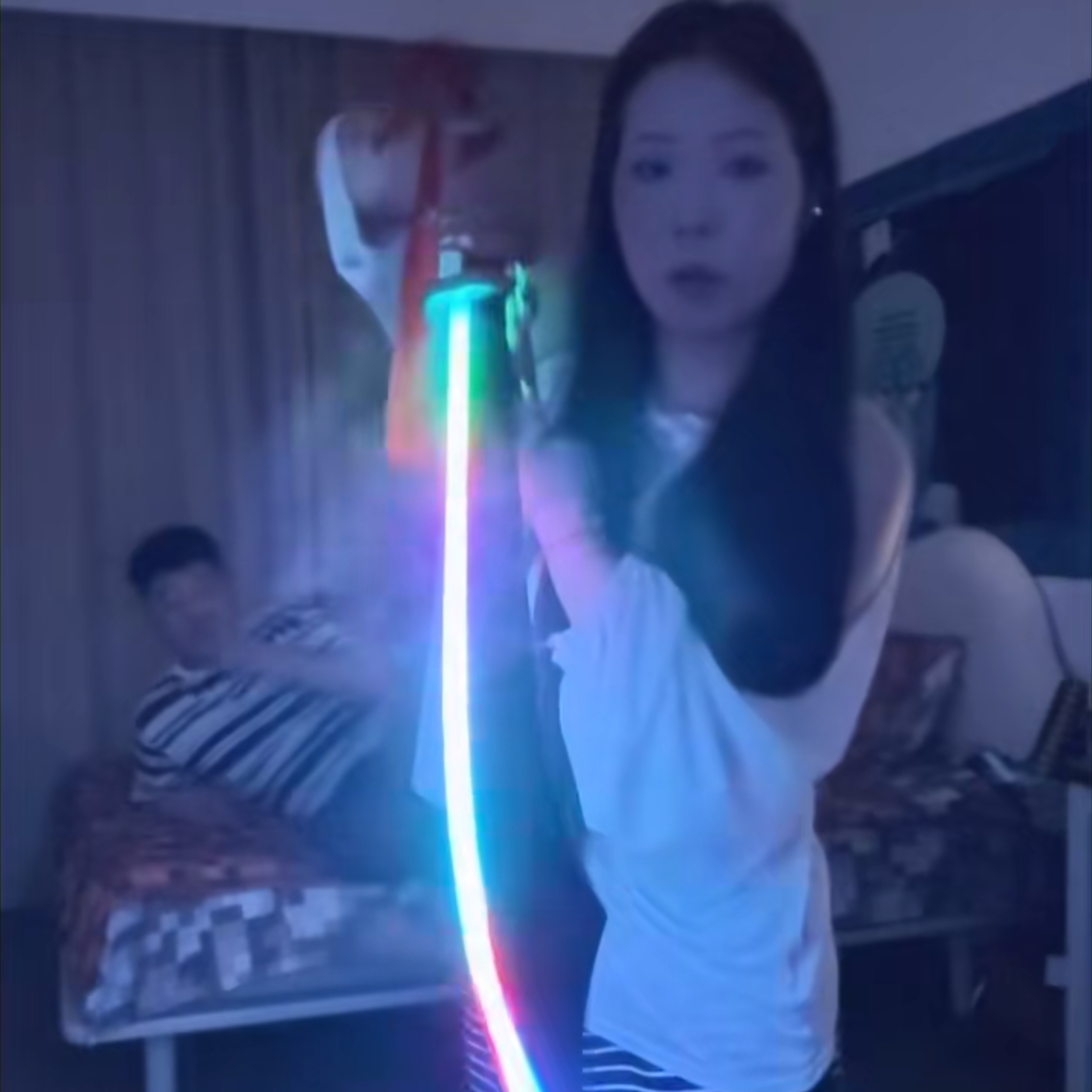 抖音同款冲锋大刀光剑儿童玩具刀男孩喷雾七彩激光剑发光宝刀