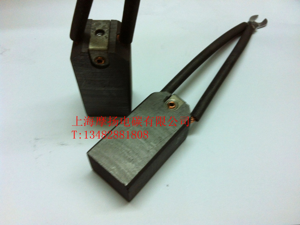 摩扬专业生产发电机碳刷 励磁机电刷D172 25X32X64MM
