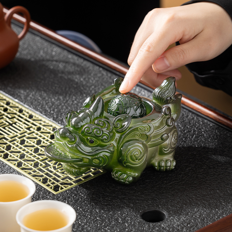 喷水貔貅变色茶宠摆件精品可养茶玩小摆件茶桌台面装饰功夫茶具
