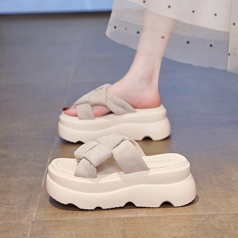 小码33厚底增高凉拖鞋女夏外穿2025新款编织踩屎感松糕软底沙滩鞋