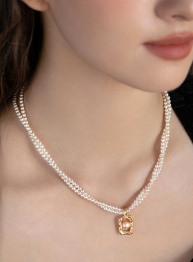双层叠戴珍珠项链女小众设计高级感配饰颈链2024年新款爆款锁骨链