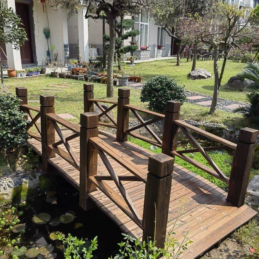 庭院小木桥防腐木拱桥户外实木碳化木桥阳台造景水上景观小桥定制