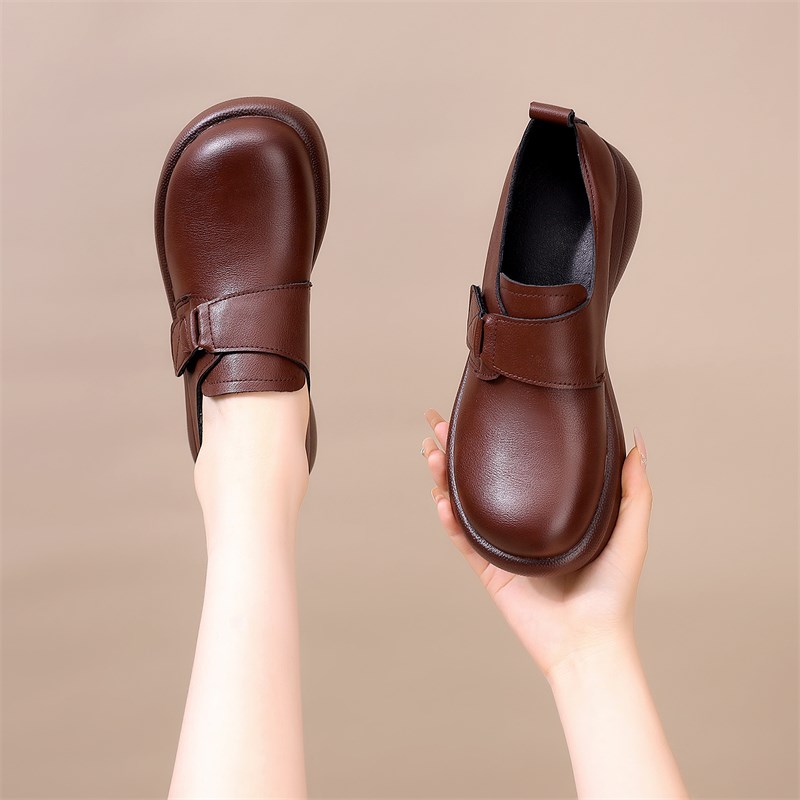 真皮小皮鞋女2024新款秋季复古厚底踩屎感轻便防滑妈妈单鞋大码41