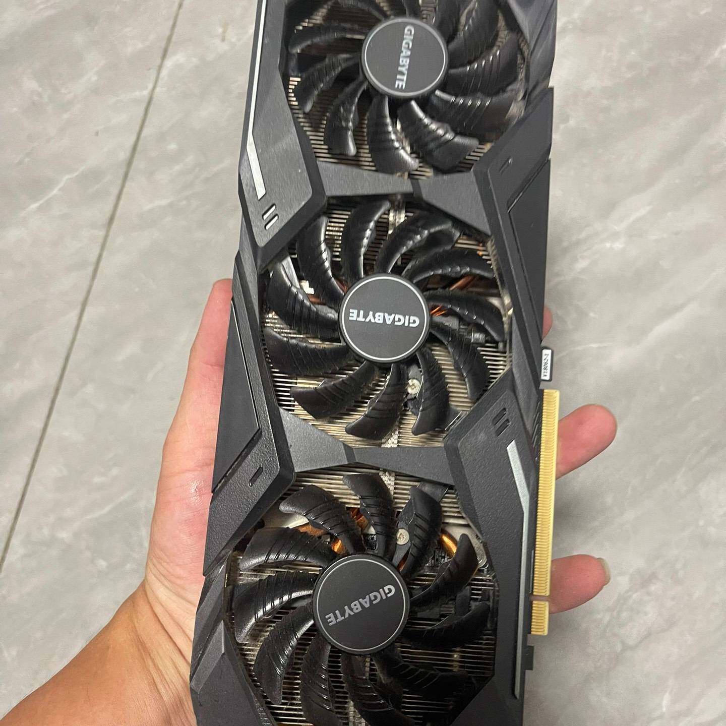 议价技嘉2080ti-11g显卡适用 - 实物图
