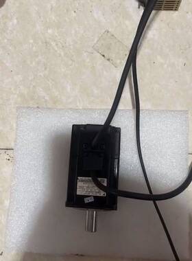 议价SGMAH-02BAF41伺服电机，成色如图质量适用