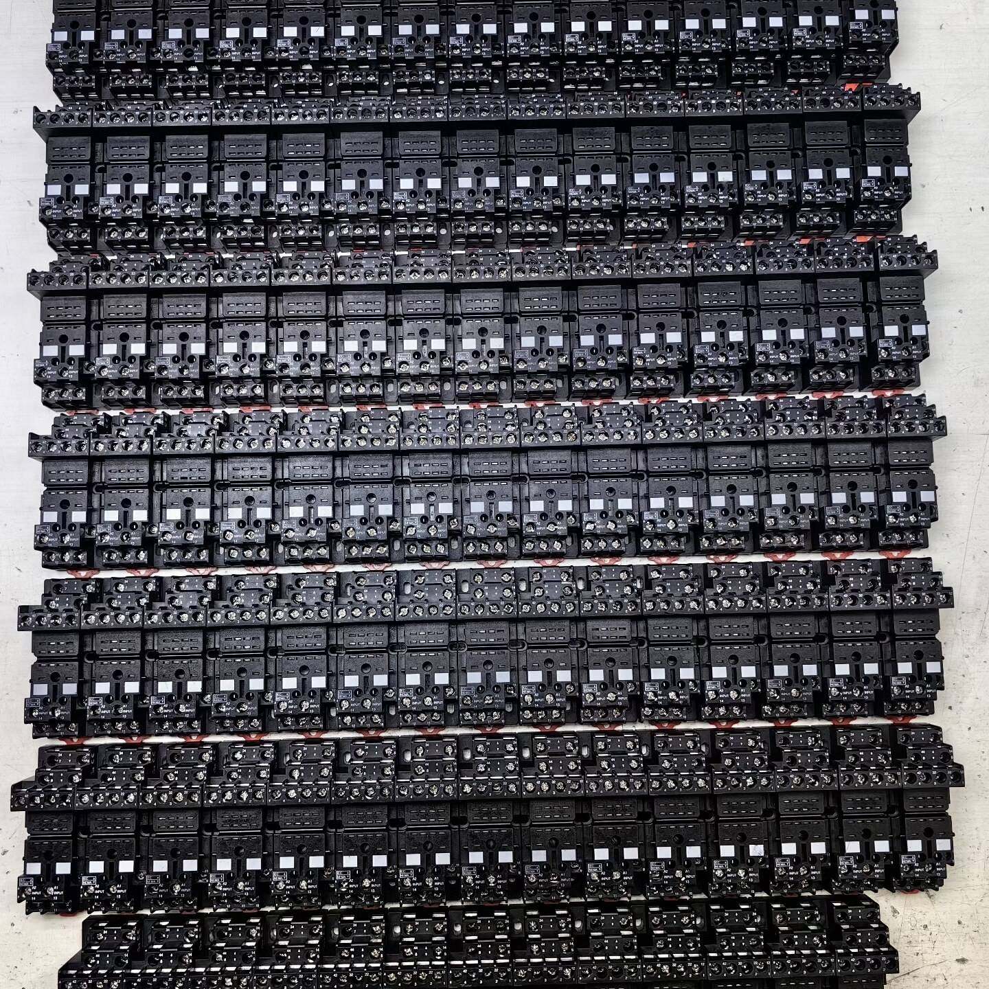 议价九成新施耐德RXZE2M114底座成色好适用